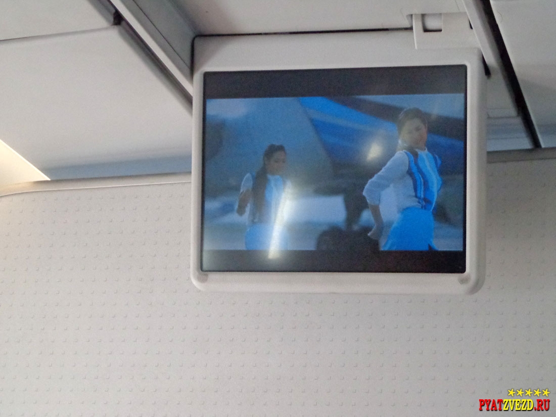 Телевизор в самолете Бангкок-Самуи