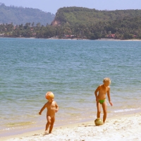 Футбол кокосами на пляже Бопут