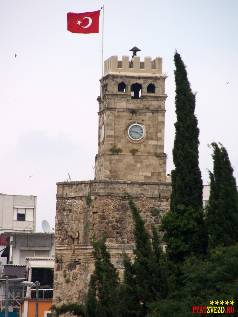 Башня с часами в Анталии